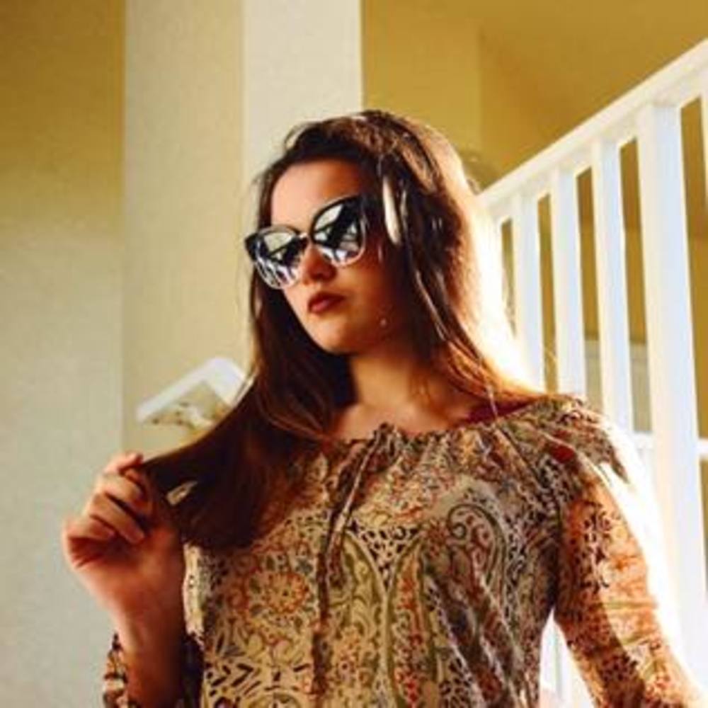 Meet your Posher, Isabel