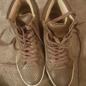 Army green wedge sneakers