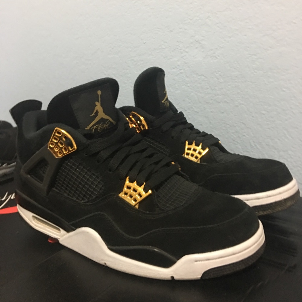 Jordan 4 royalty sz11