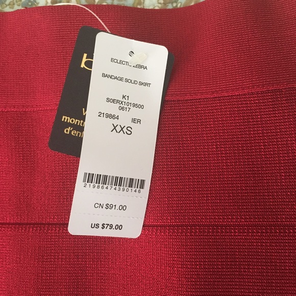 60 % off Brand new Bebe skirt - Picture 4 of 4