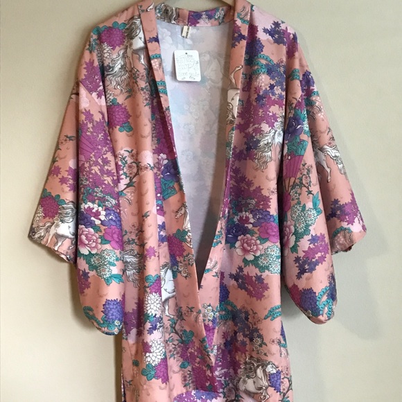 ❌Sold❌Floral Kimono - Picture 3 of 8