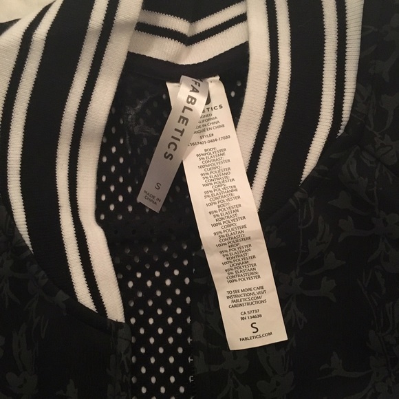 🆕 NWT Fabletics Tia Bomber Jacket - Picture 7 of 7