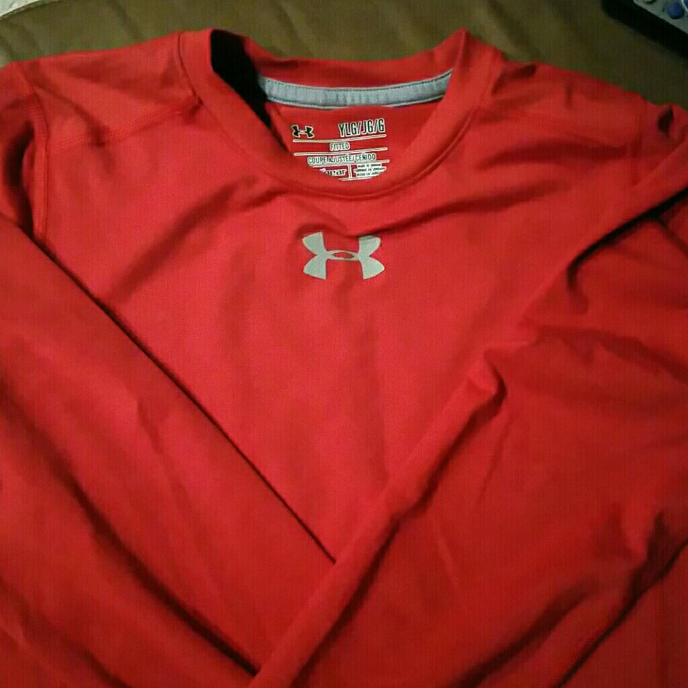 Youth large under armour shirt