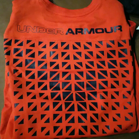 Youth Under Armour long sleeve shirt - Picture 2 of 2