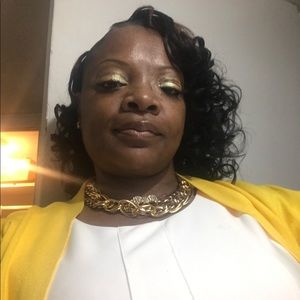 Meet your Posher, Sheneka