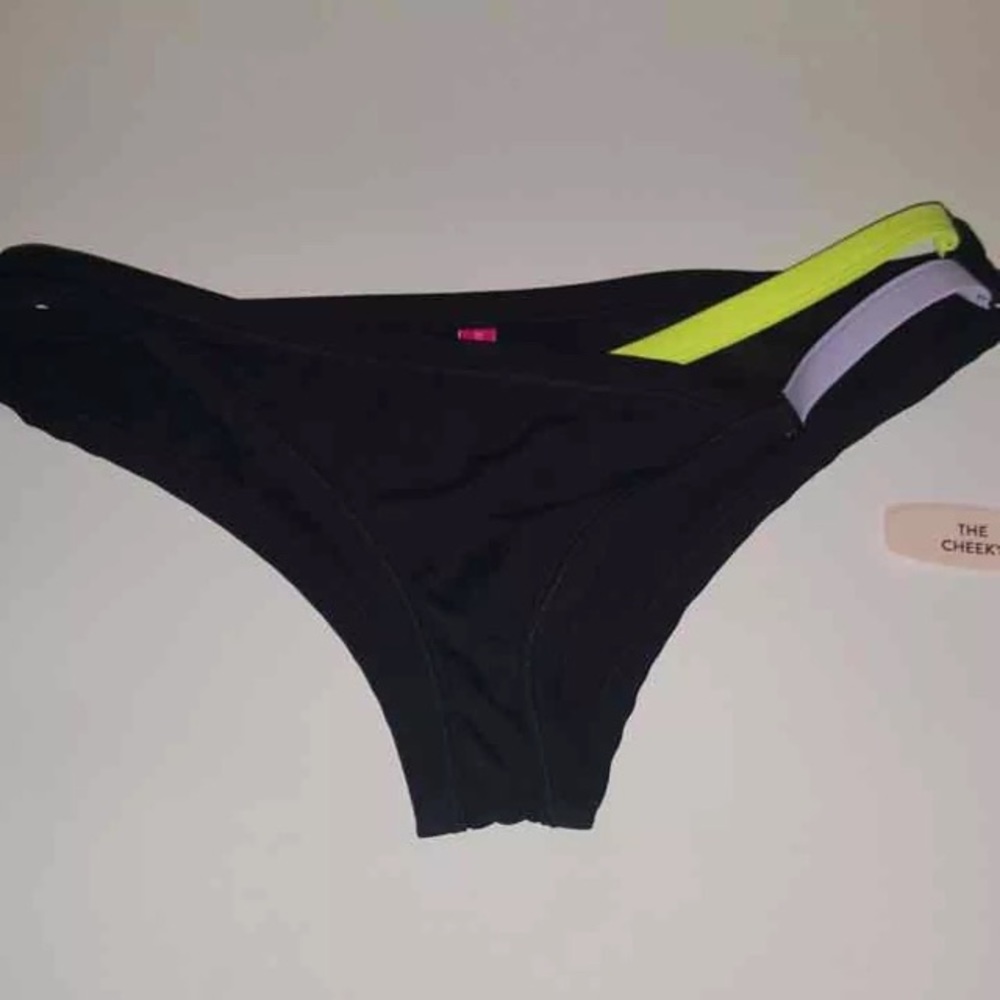 🎉NWOT VS THE CHEEKY BOTTOM🎉