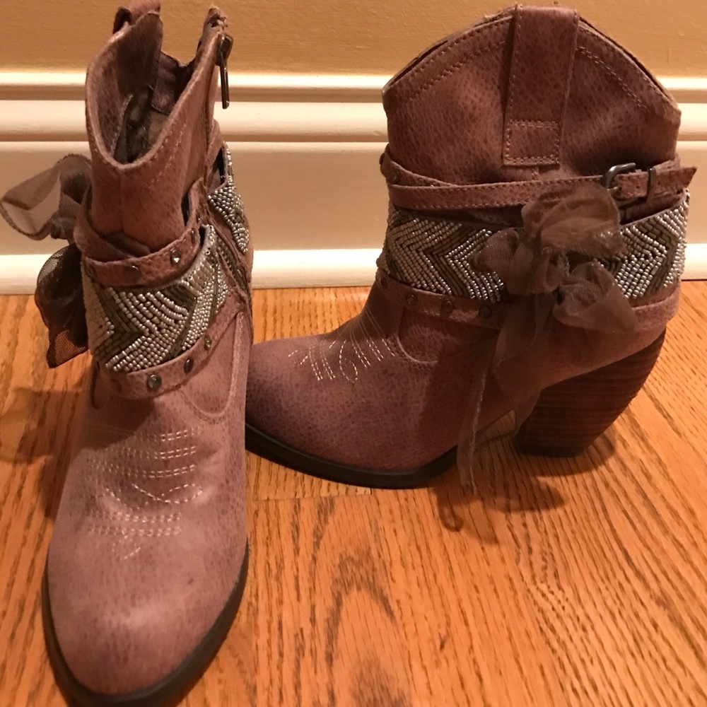 Not Rated Booties - Picture 2 of 4