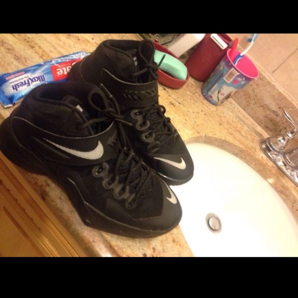 Nike lebrons