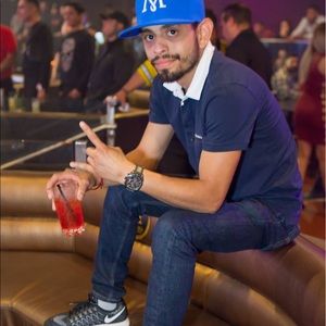 Meet your Posher, Cesar