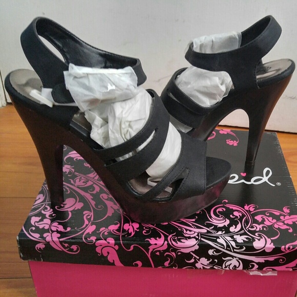 Qupid Heels - Picture 1 of 8