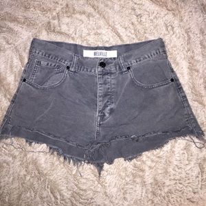 Perfect condition button up jean shorts Brandy M
