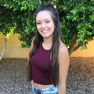 Meet your Posher, Caitlin