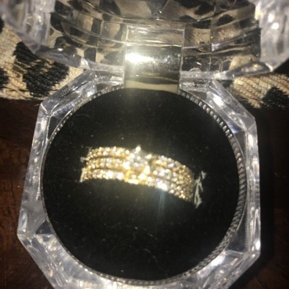 18k ring - Picture 2 of 2