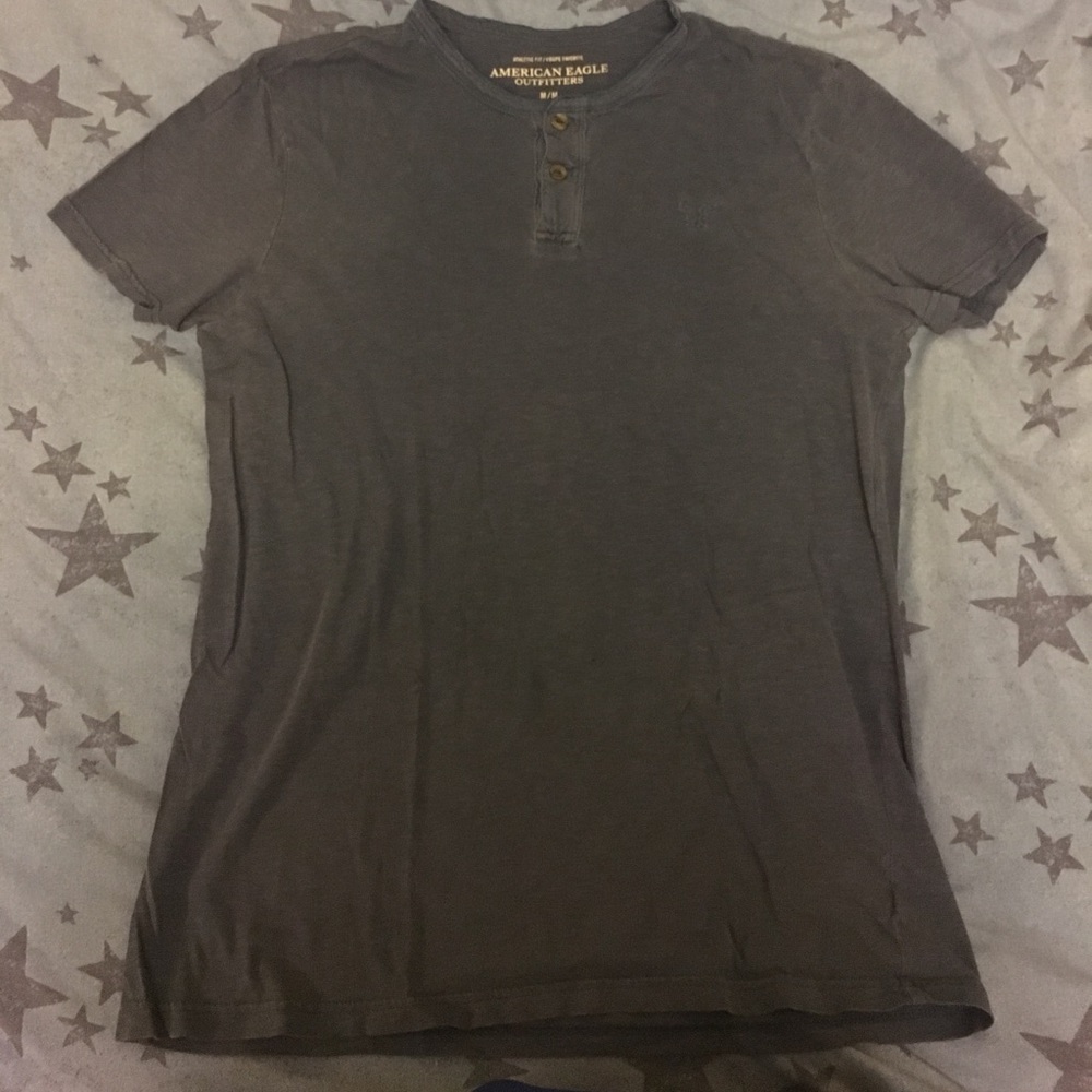 American eagle 2 button short sleeve