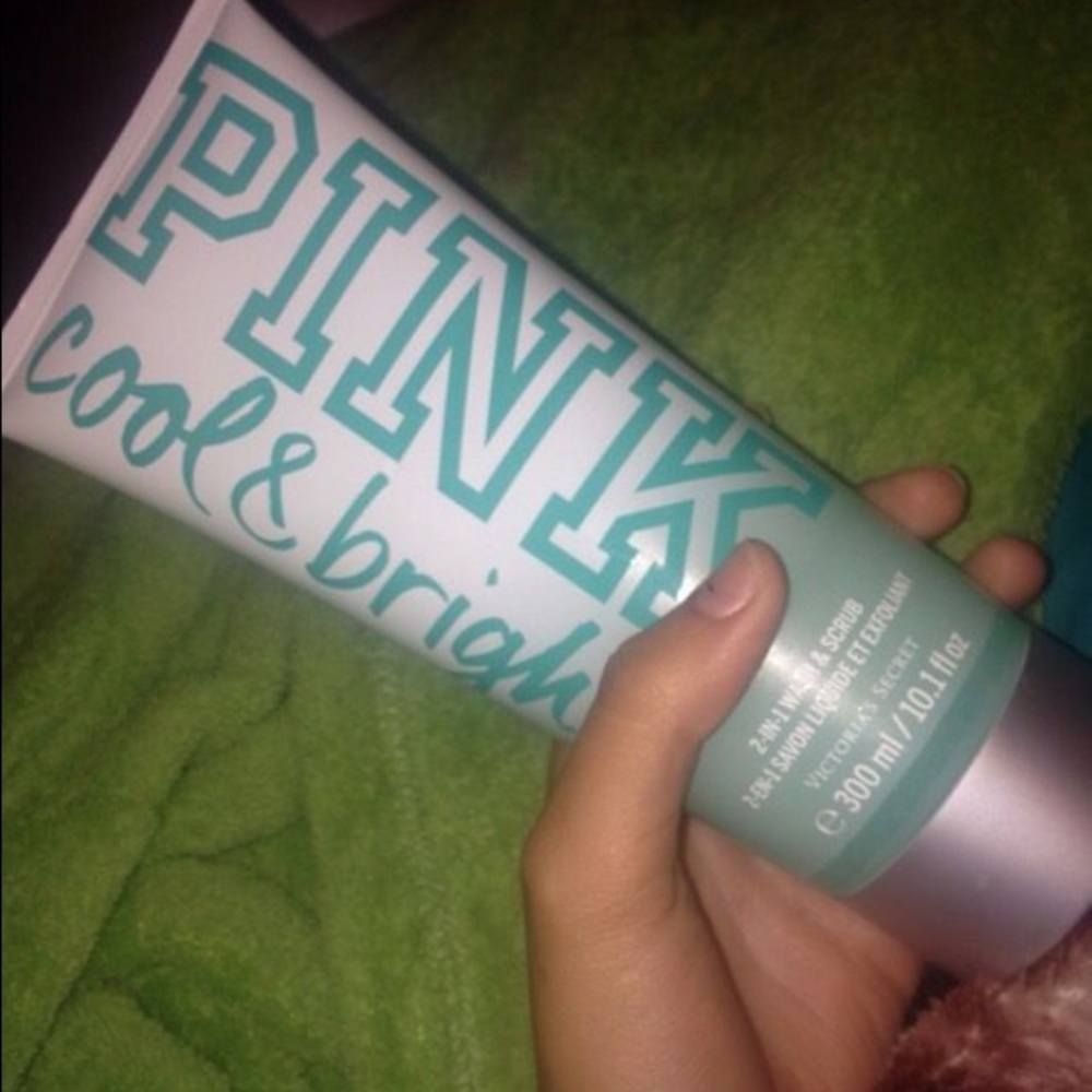 Vs pink scrub