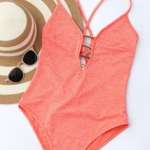 Lace up plug neck monoki