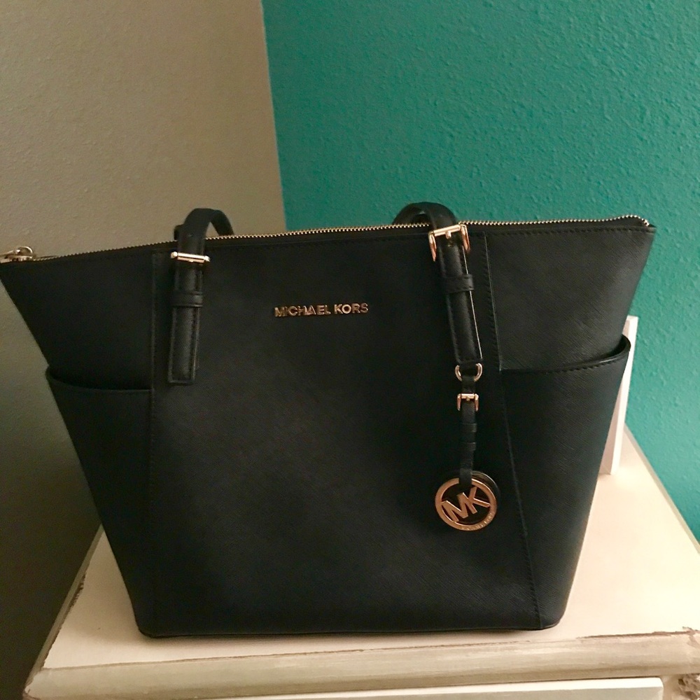 Michael Kors Jet Set Medium Tote