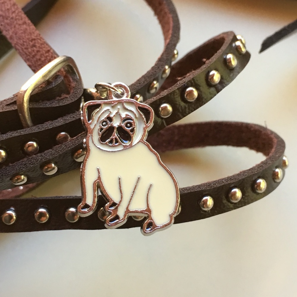 Sitting Pug, boxer, bulldog enamel clip