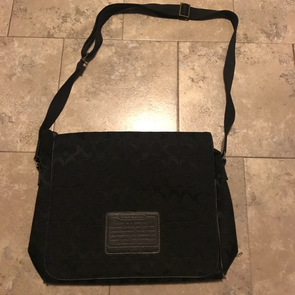 Coach book and laptop bad