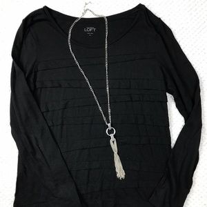 ☀️Ann Taylor LOFT- Black Long Sleeved Top (M)