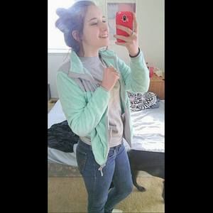 Meet your Posher, Aleah