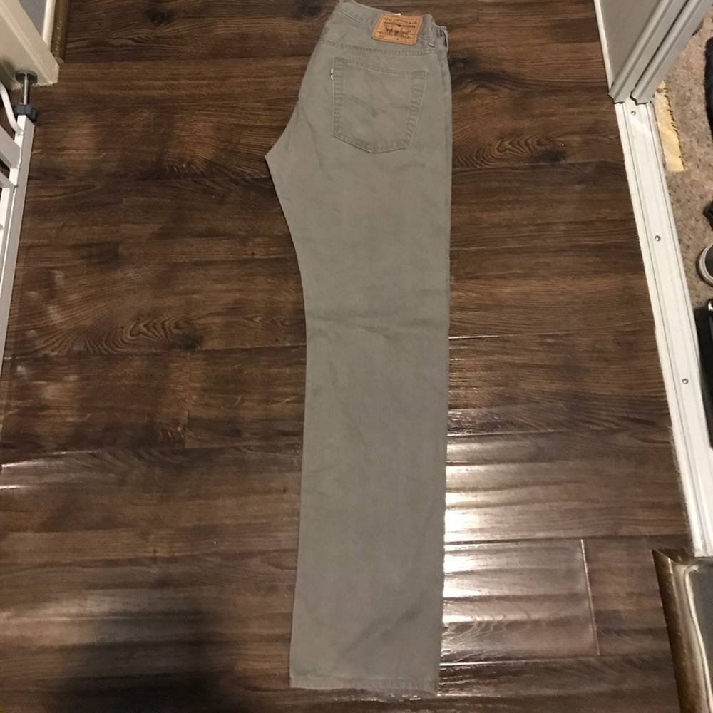 Levi's grey jeans