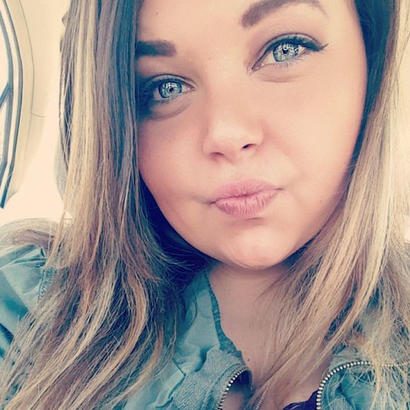 Meet your Posher, Kayla - Picture 5 of 13