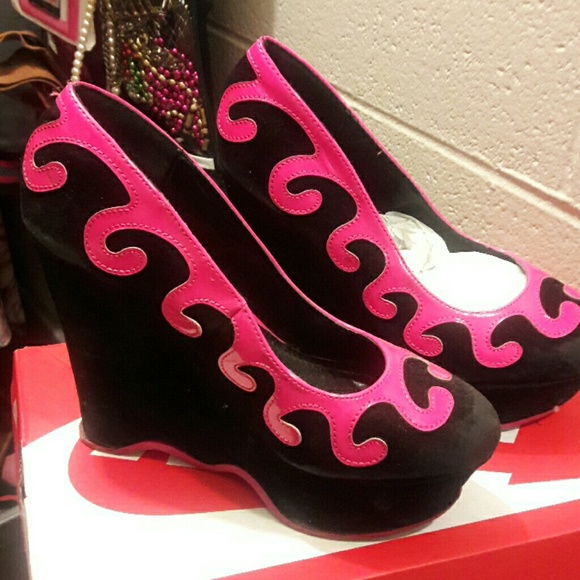 Pink and Black Wedges - Picture 1 of 2