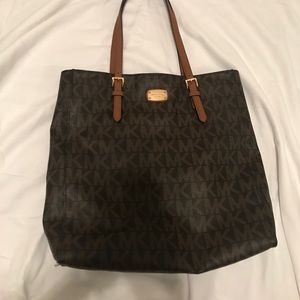 Super cute MK purse!!