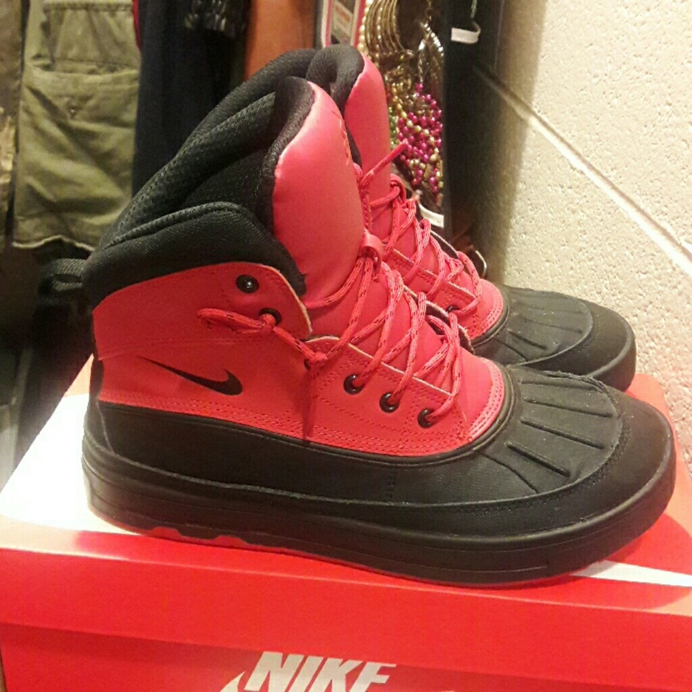 Nike Boots 7y