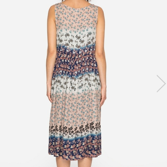 Johnny was DUSTY BLOOMS EASY DRESS - Picture 3 of 5