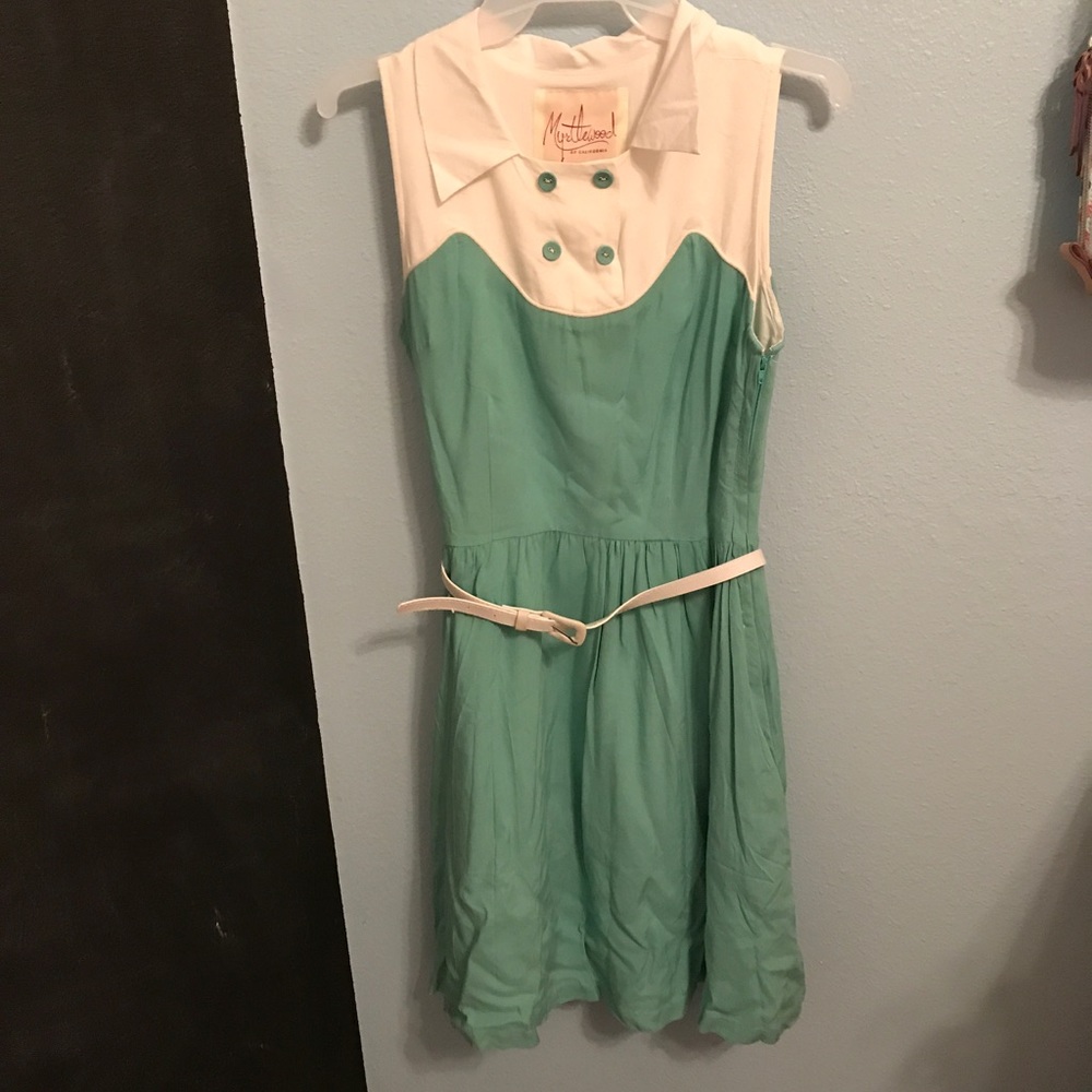 Vintage teal and white dress with pockets