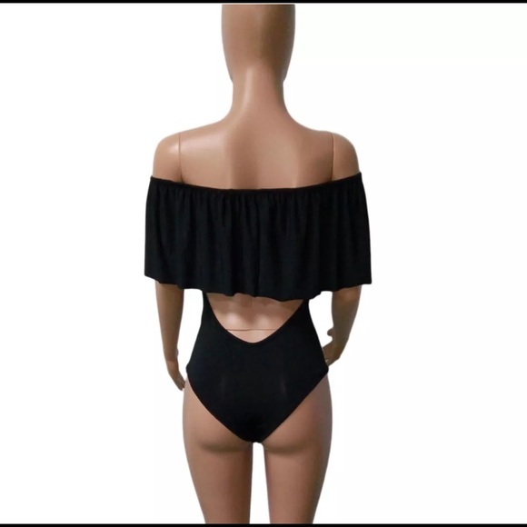Offshoulder ruffle swimsuit - Picture 3 of 4