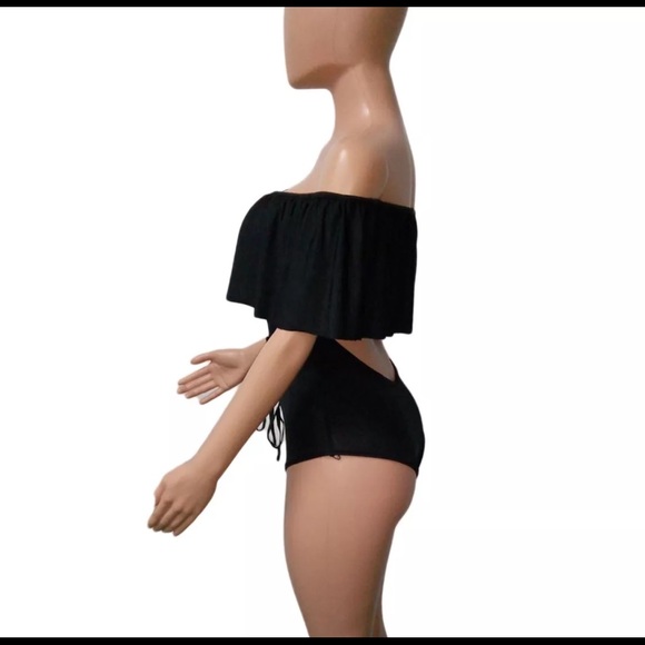 Offshoulder ruffle swimsuit - Picture 4 of 4