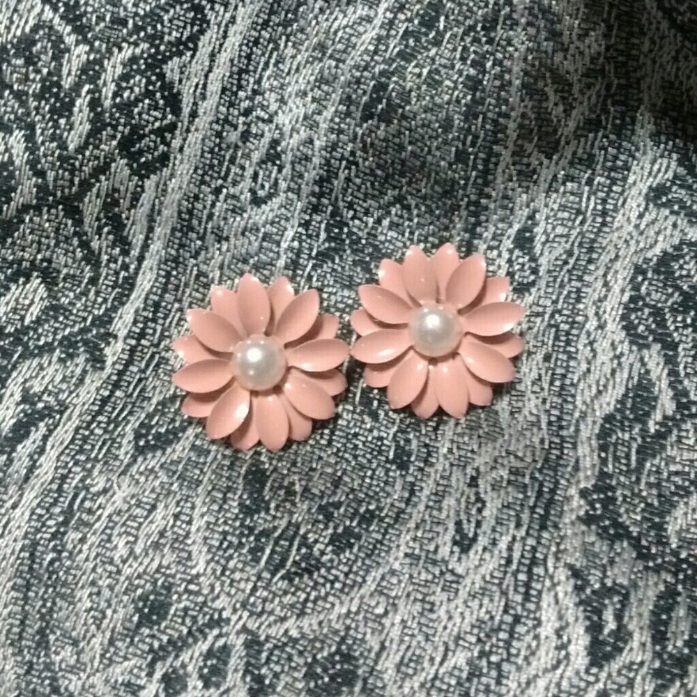 Cute Pink Flower Earrings