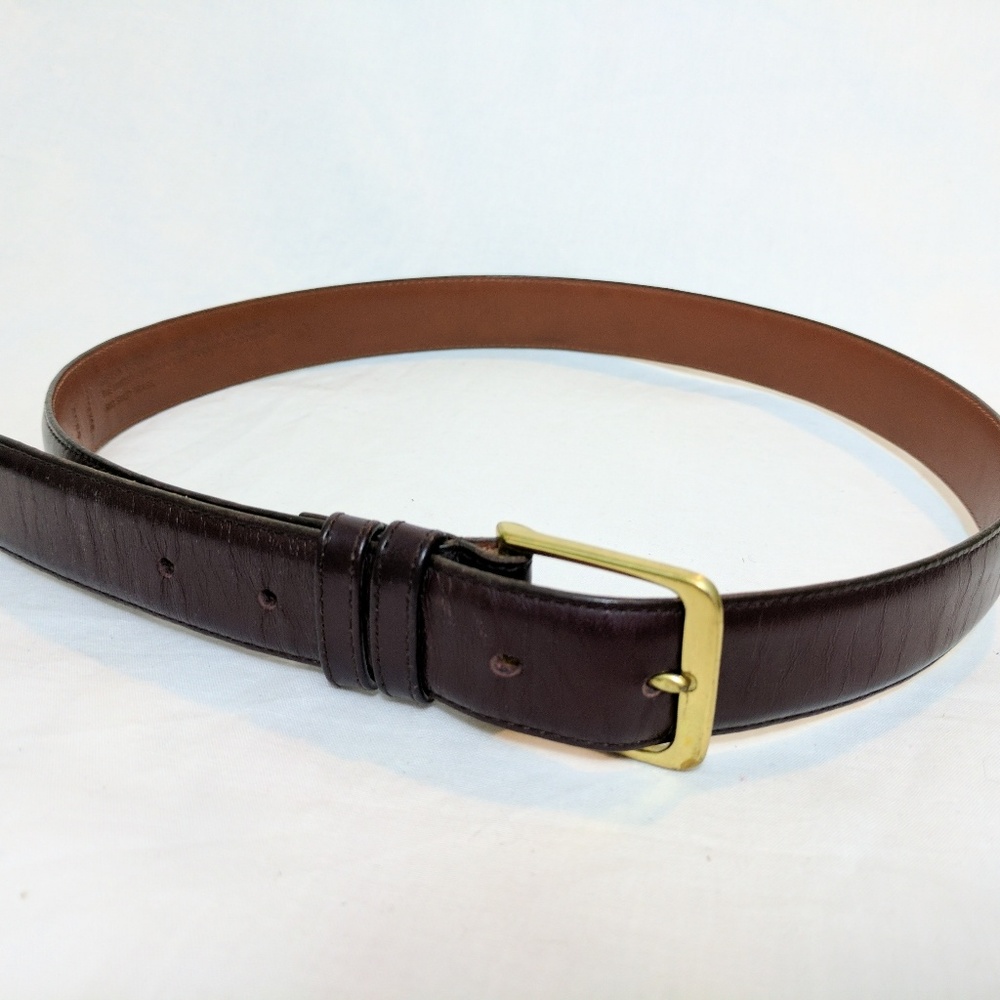 Coach burgundy belt Size 32 / 80 cm USA