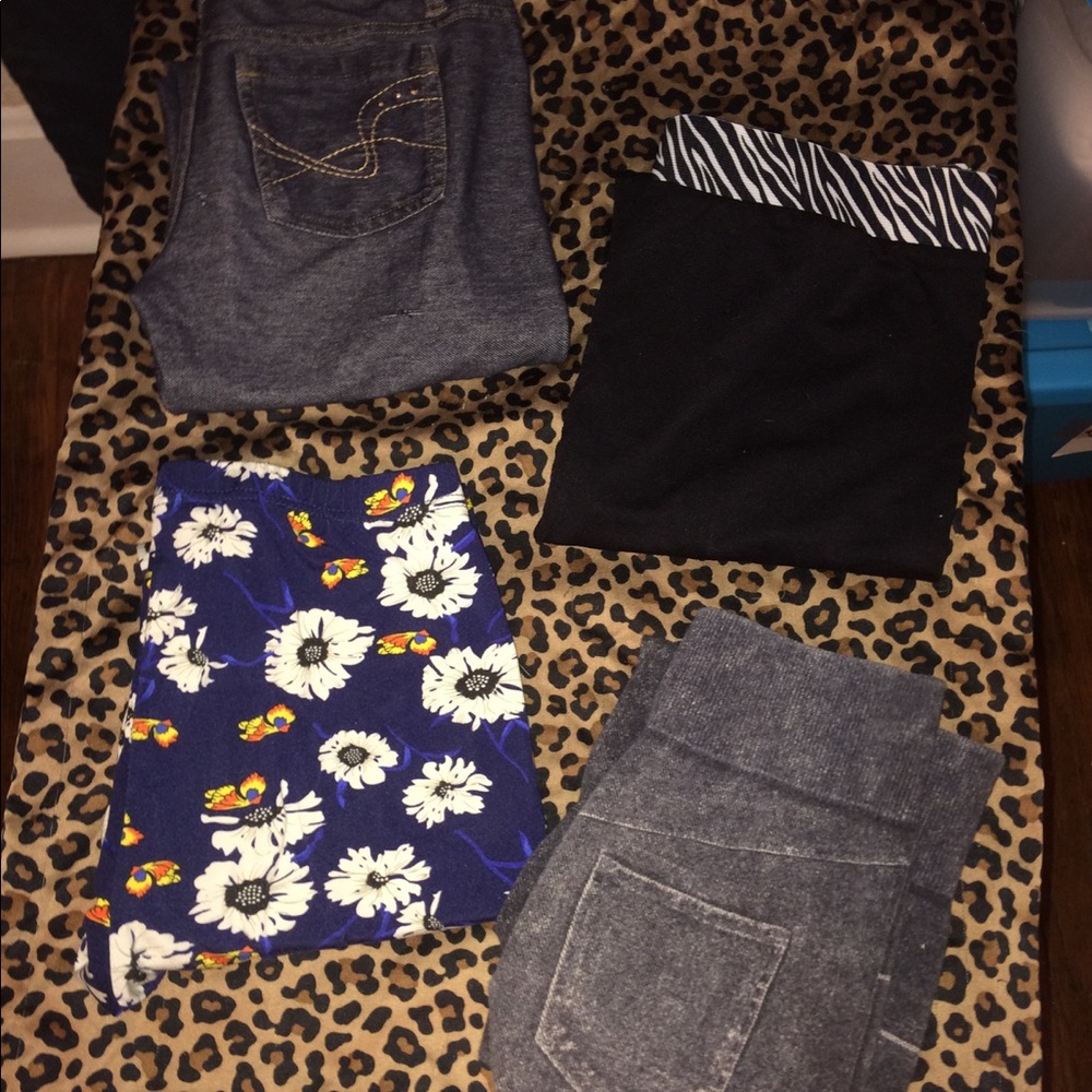 4-LEGGINGS*SIZE:XS/SM-GREAT CONDITION! LIKE NEW**