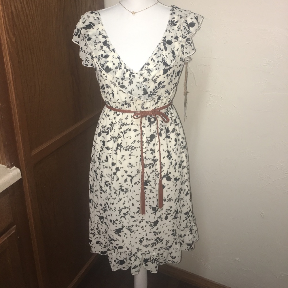 🌻The Ultimate Summer Dress! NWT- Size XS🌻