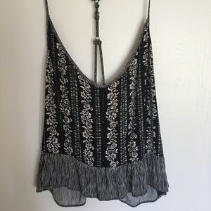 Forever 21+ 2X black white Floral cropped tank