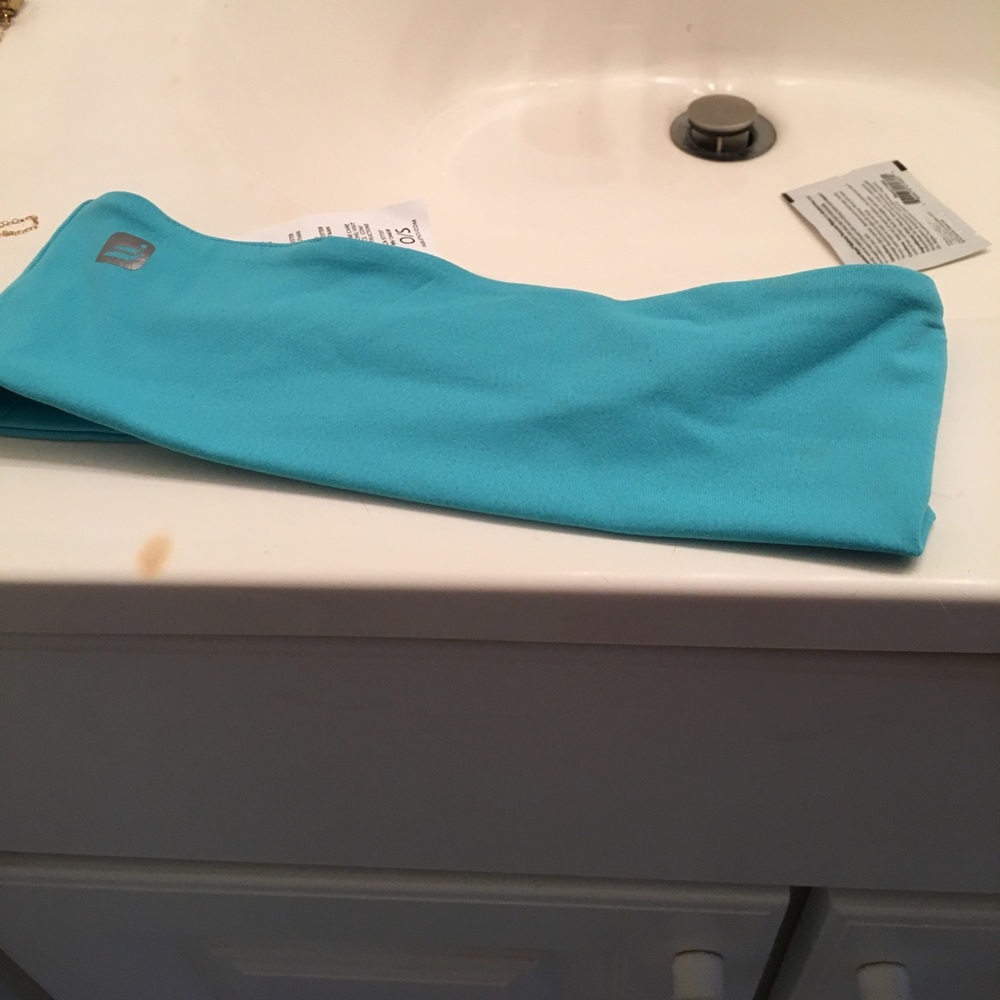 Fabletics "The Twist" headband; real blue