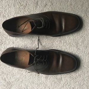 Men's dress shoes