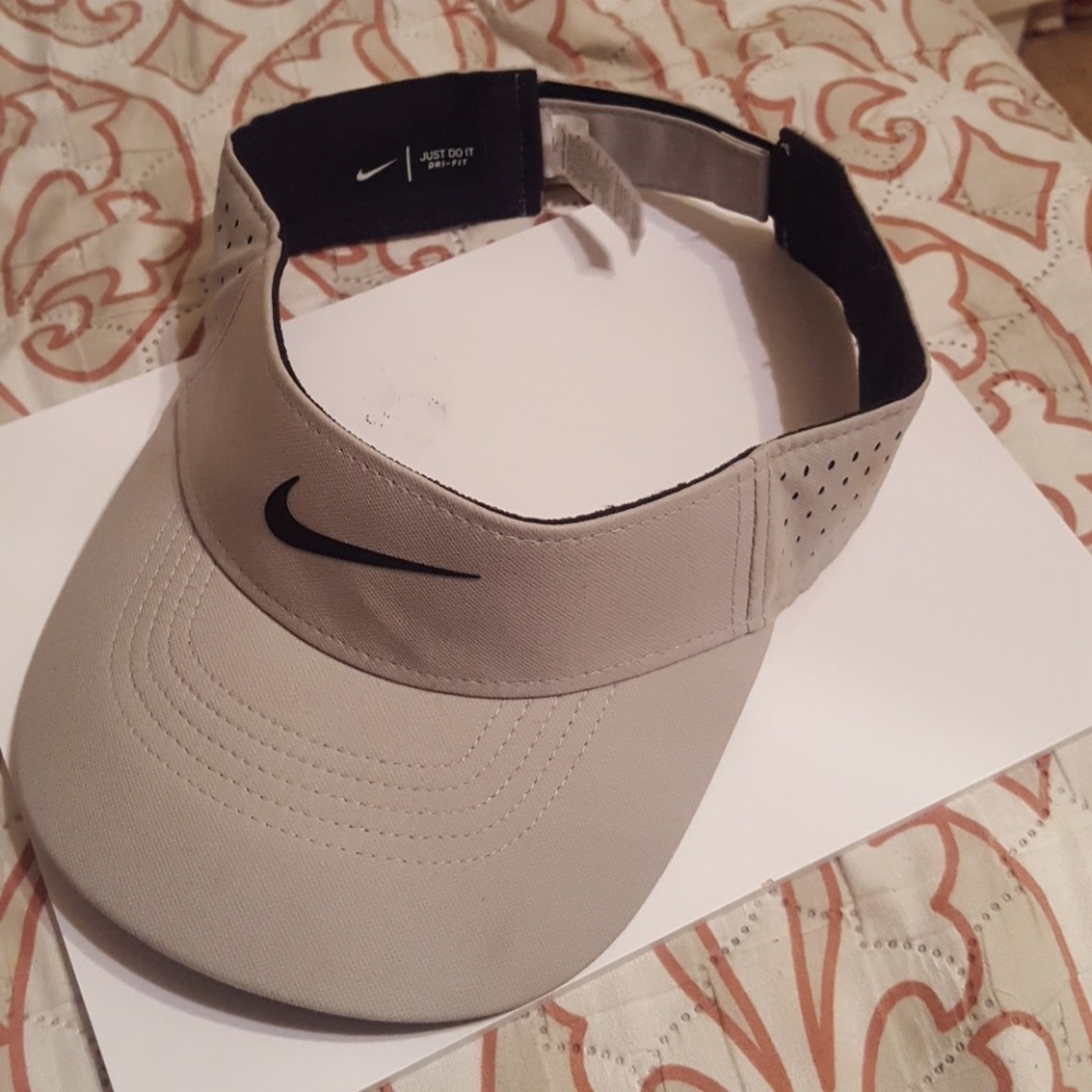NIKE DRI-FIT HAT"