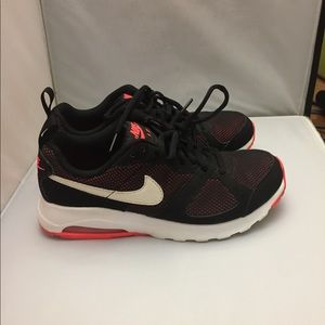 Nike Airmax Muse - size 8