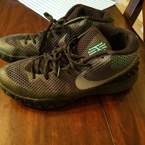 Kyrie 1 green glow size 13