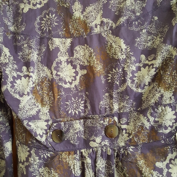 Lavender and gold patterned thin jacket size Small - Picture 2 of 3