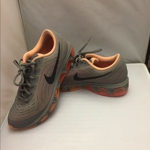 Nike Air Max Trailwind 6 Sneakers - size 8