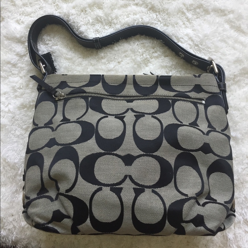 Authentic Coach Handbag 👜 - Picture 2 of 7