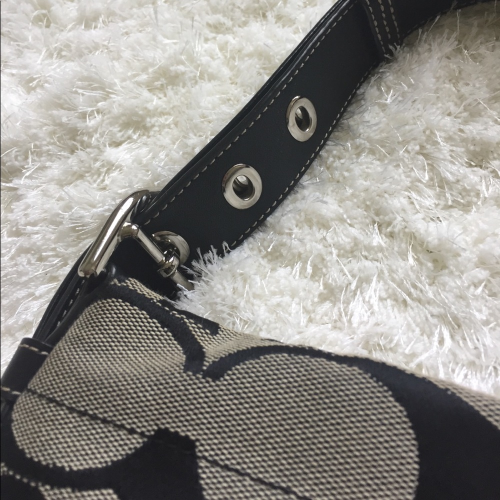 Authentic Coach Handbag 👜 - Picture 4 of 7