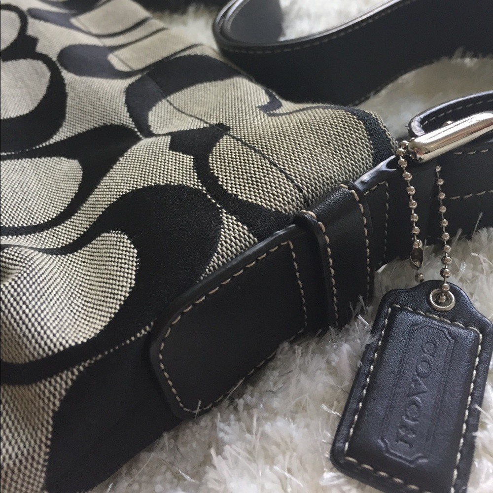 Authentic Coach Handbag 👜 - Picture 5 of 7