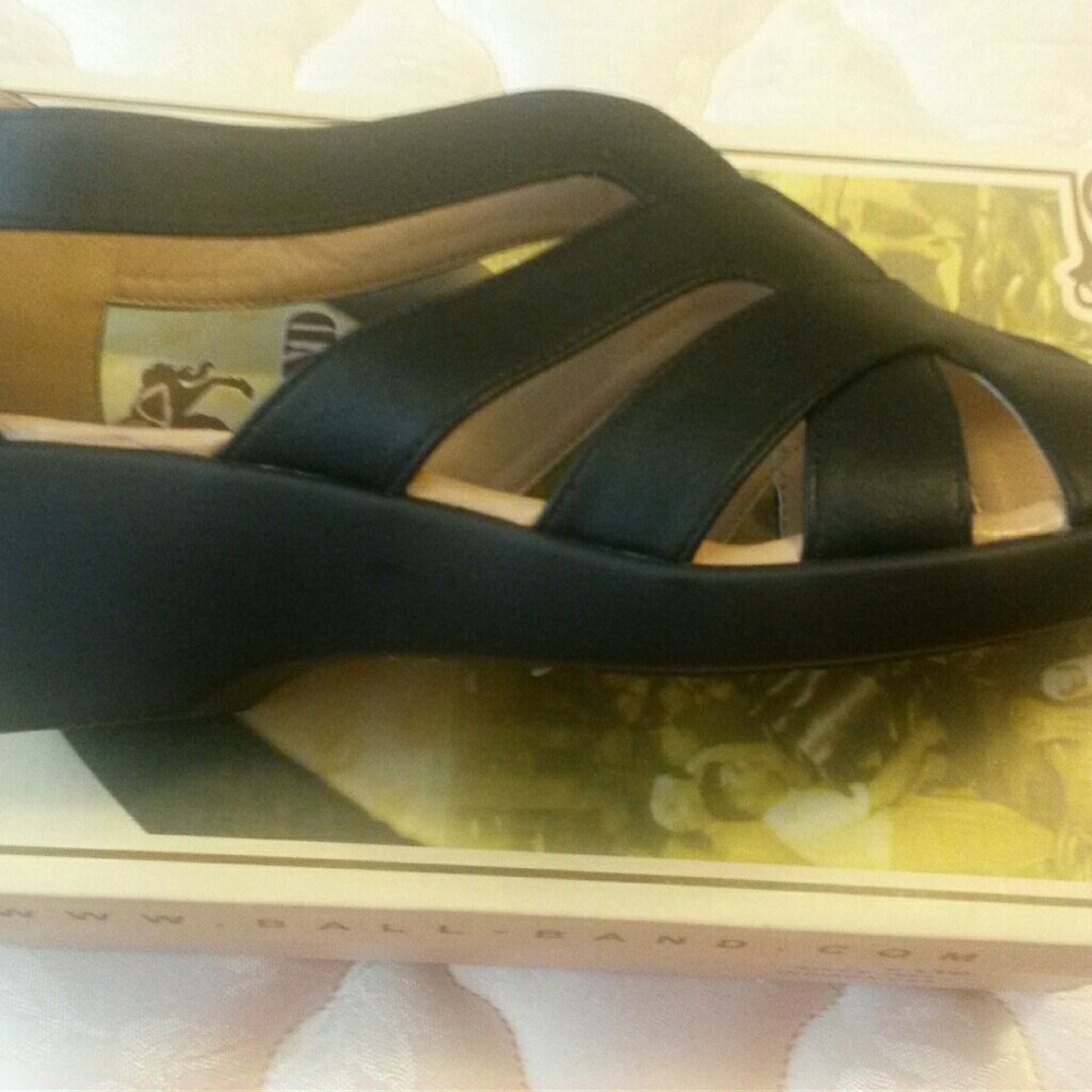 Sandals - Picture 2 of 4